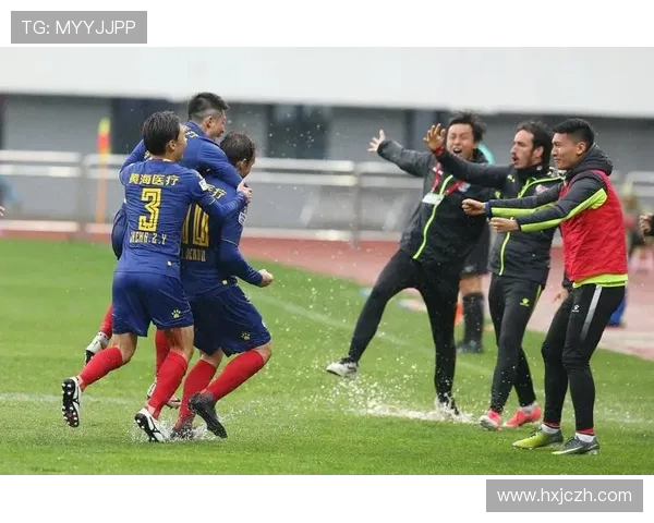 青岛西海岸主场激战河南俱乐部双方鏖战九十分钟胜负悬念迭起 青岛西海岸主场激战河南俱乐部双方鏖战九十分钟胜负悬念迭起